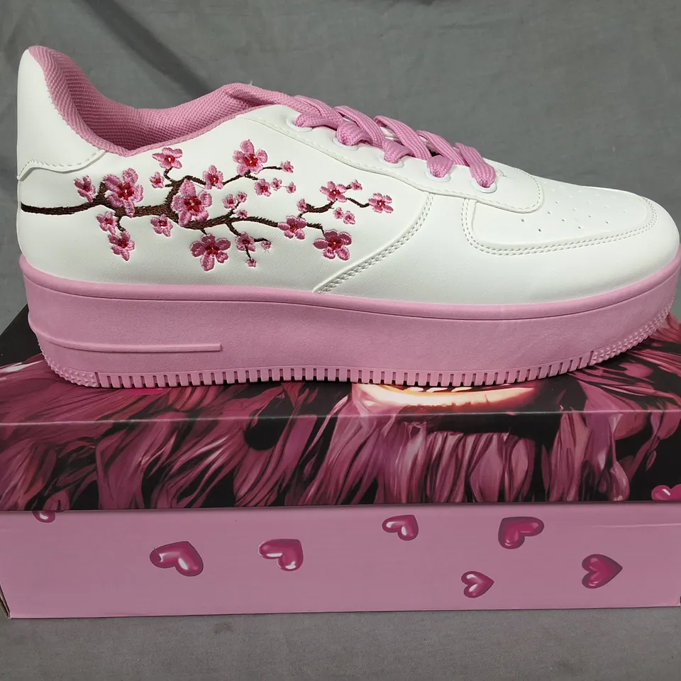 BOXED KOI MORNING SAKURA PLATFORM TRAINERS - UK 7
