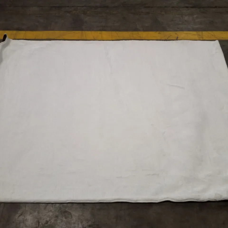 QUALITY DESIGNER HOME SOFT 380 RUG IN WHITE - 120×170CM