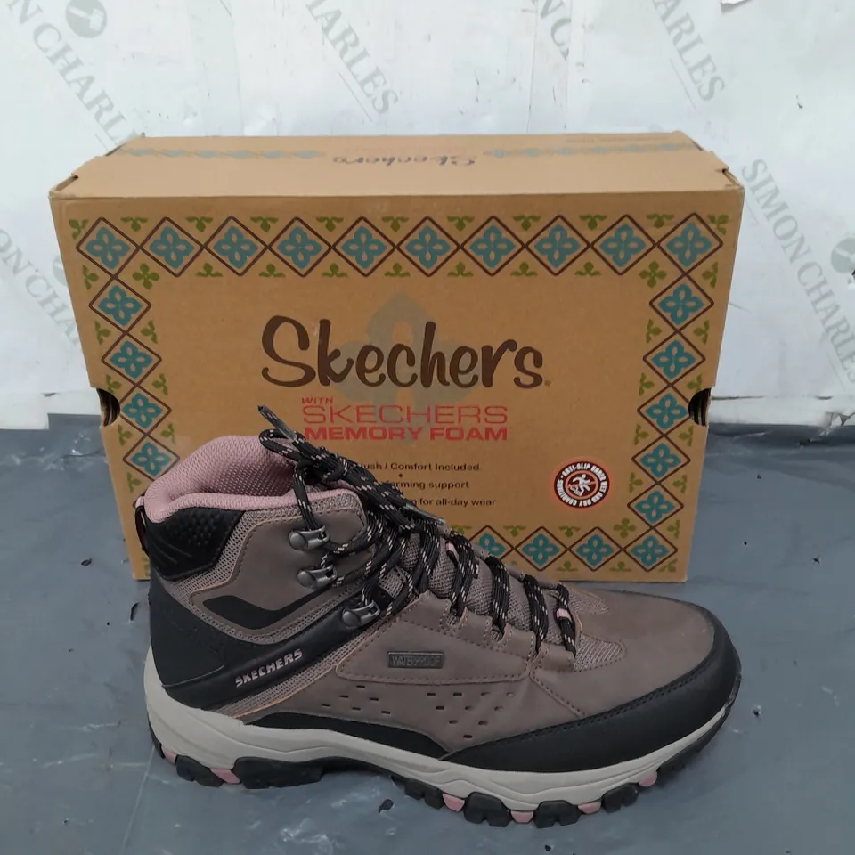 SKECHERS MEMORY FOAM SIZE 6 BROWN/PINK WALKING BOOTS 
