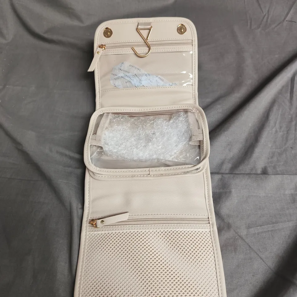 STACKERS TOILETRY CASE – WHITE CREAM TRAVEL ORGANIZER
