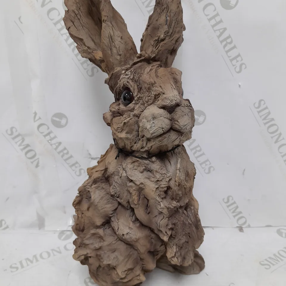 BOXED UNBRANDED RESIN WOOD EFFECT RABBIT ORNAMENT