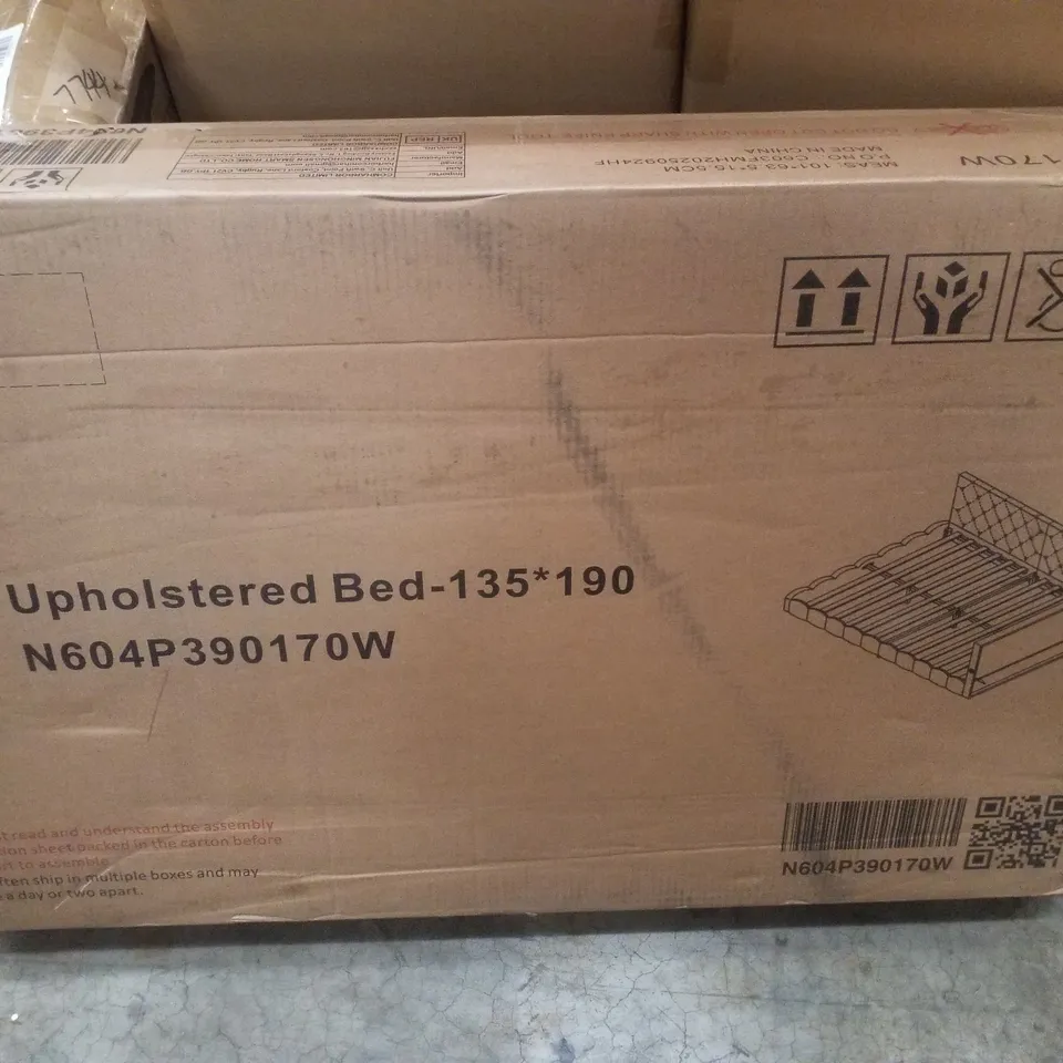 BOXED UPHOLSTERED BED 135×190CM (2 BOXES)