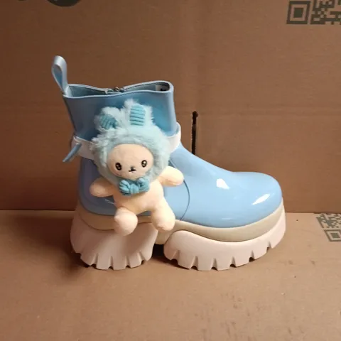 BOXED KOI MY BLUE MELODY VILUN PLATFORM BOOTS – UK SIZE 6