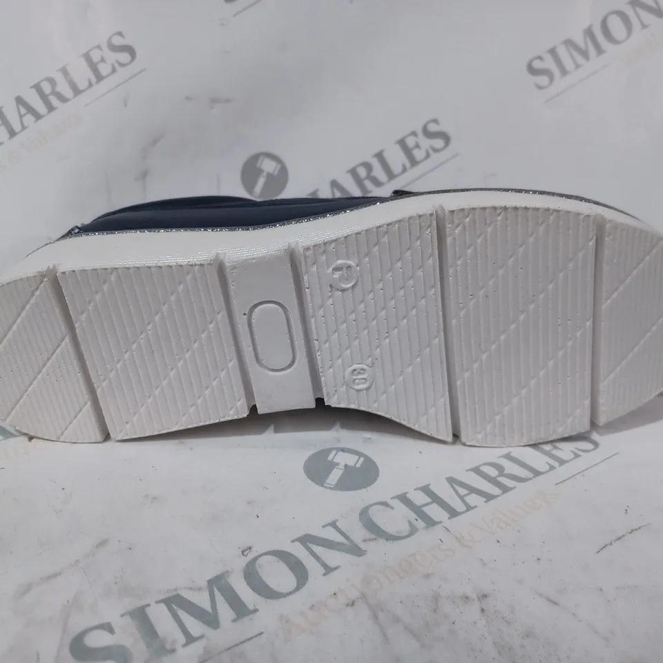 MODA IN PELLE GENE TRAINER - NAVY UK 5 - BOXED 