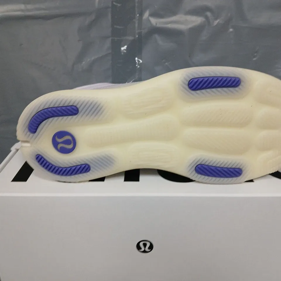 BOXED LULULEMON WOMENS STRONGFEEL TRAIN - UK 6 