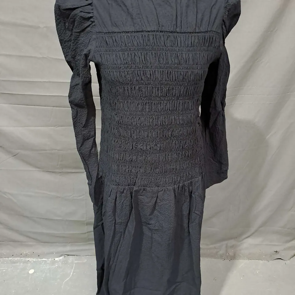 NOBODY'S CHILD GRACIE SHIRRED MIDI DRESS IN BLACK SIZE 10