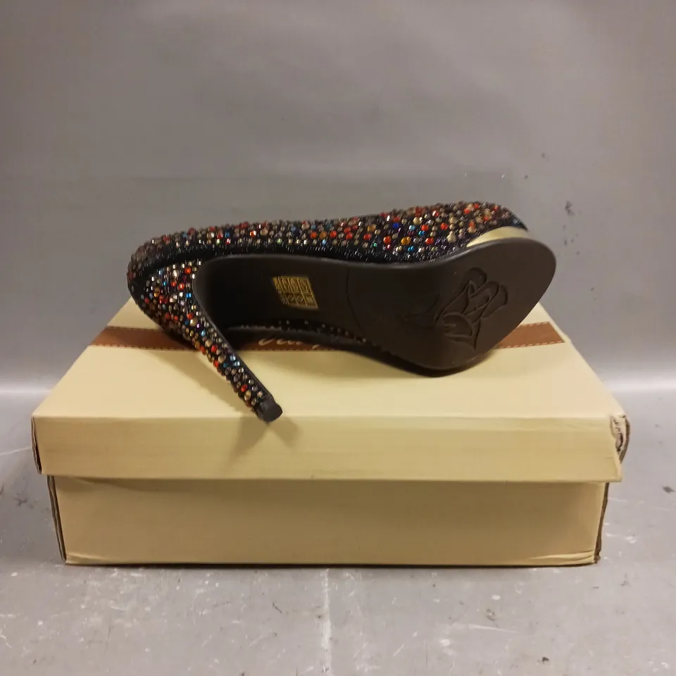 BOXED VIA GIULIA HIGH HEEL OPEN TOE SHOES - SIZE 7 
