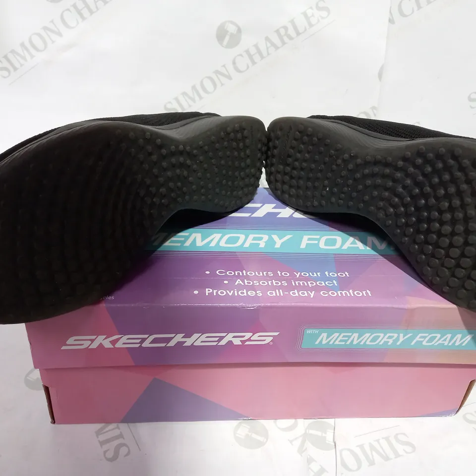BOXED PAIR OF SKECHERS BLACK PUMP  - SIZE 6