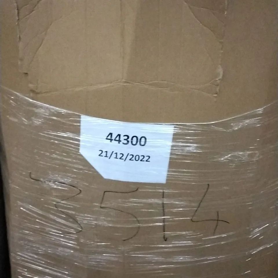PALLET OF ASSORTED ITEMS INCLUDING 100FT MAGIC HOSE, EXPANDING HOSE, DOUBLE SLEEPING PAD, SOTOR LUMBAR PILLOW CUSHION, SMALL LIFE JACKET, TOP LINE PRO BAMBOO PILLOW  
