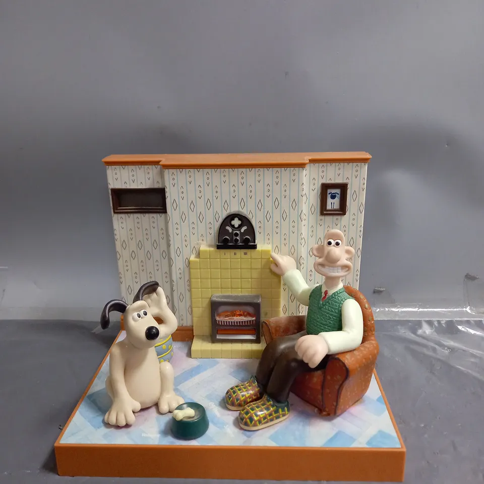 WALLACE AND GROMIT ALARM/RADIO