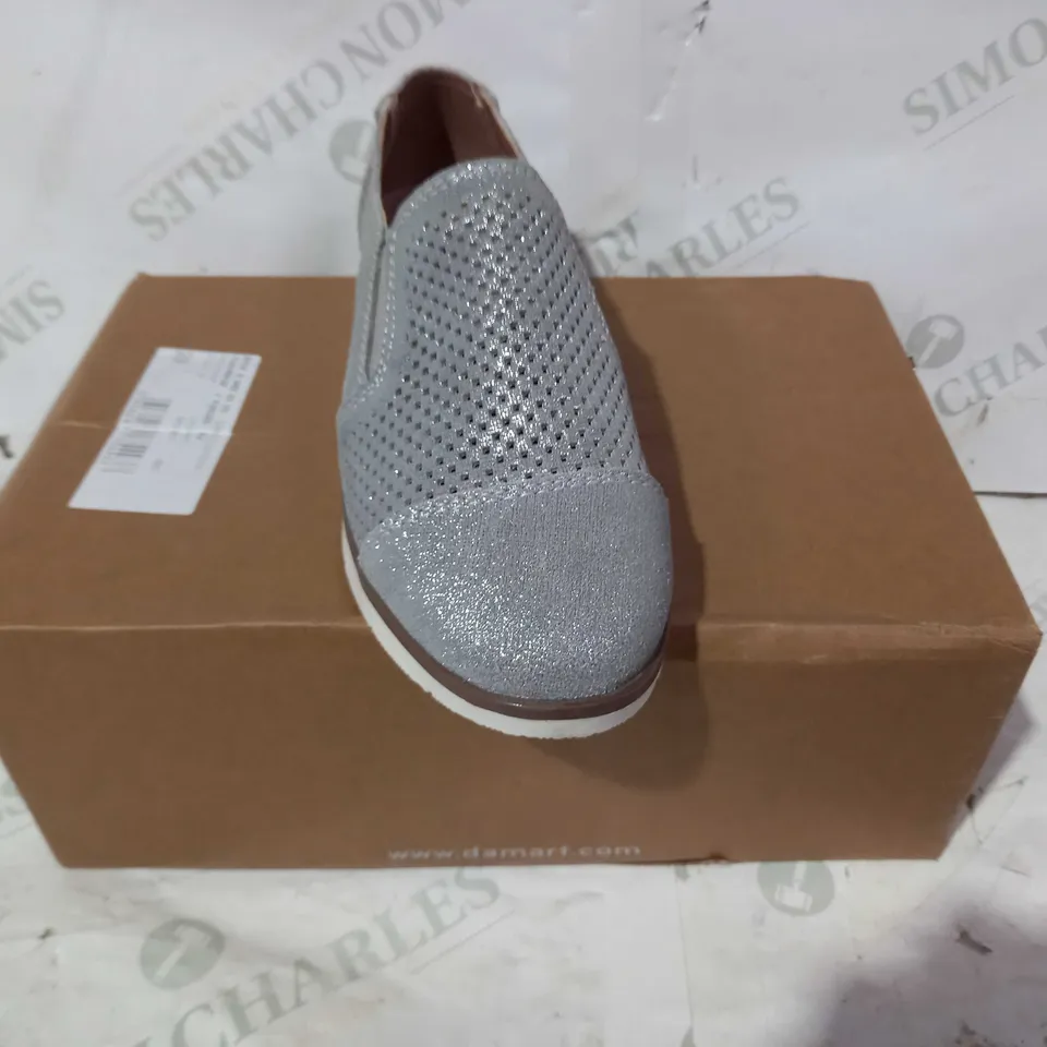 BOXED PAIR OF DAMART MOCASSIN SLIP-ON SHOES IN SILVER COLOUR WITH GLITTER EFFECT EU SIZE 36