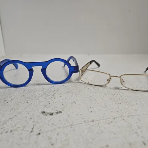 APPROXIMATELY 10 ASSORTED PAIRS OF GLASSES IN VARIOUS STYLES