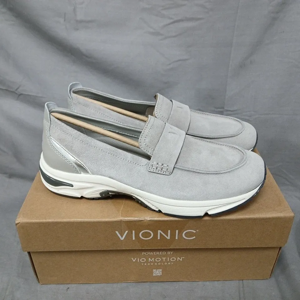 BOXED VIONIC 23 WALK LOAFER - 8