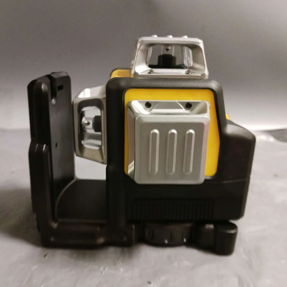 DEWALT SELF-LEVELLING CROSS-LINE LASER LEVEL IN CARRY CASE