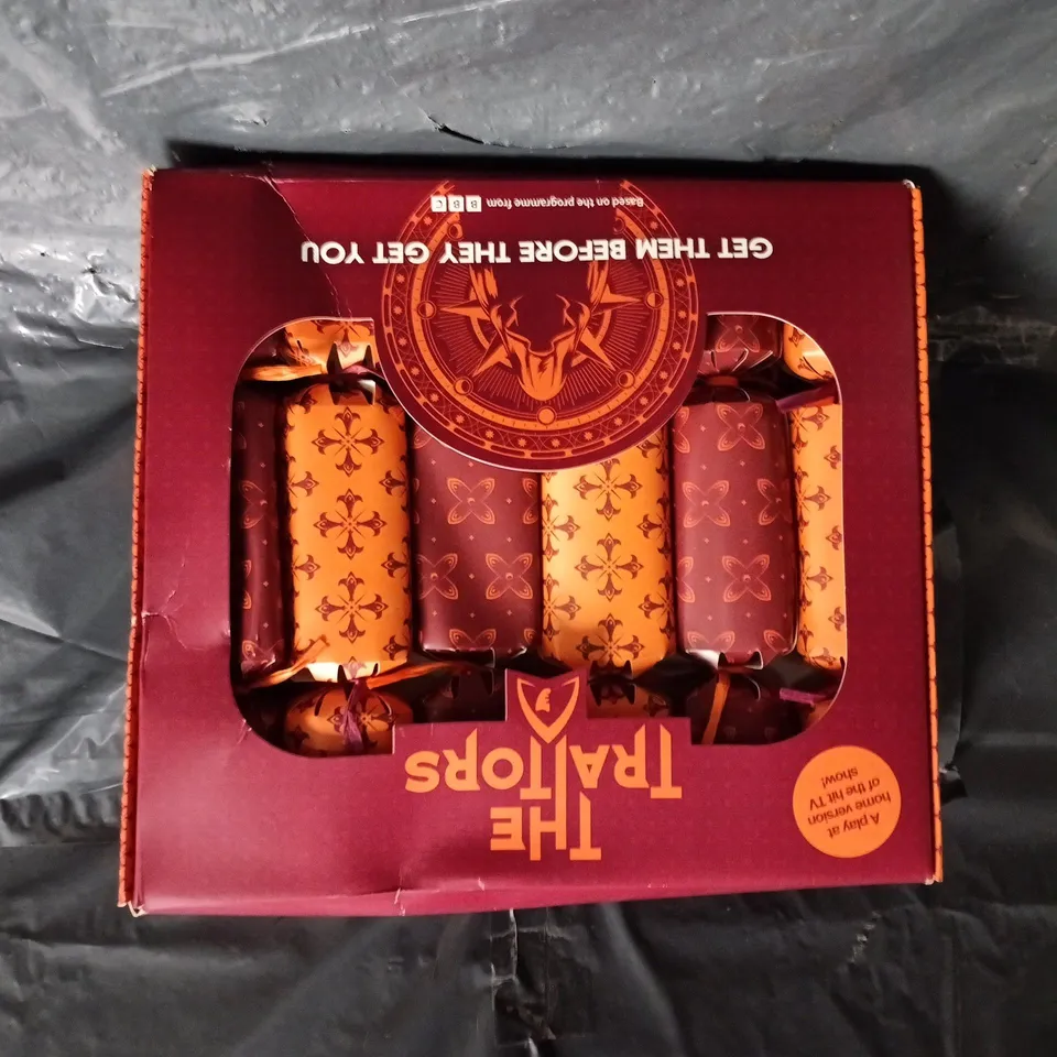 THE TRAITORS CHRISTMAS CRACKERS GAME