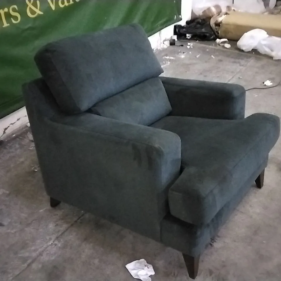 THE LOUNGE COMPANY DARK GREEN PLUSH VELVET ARMCHAIR 