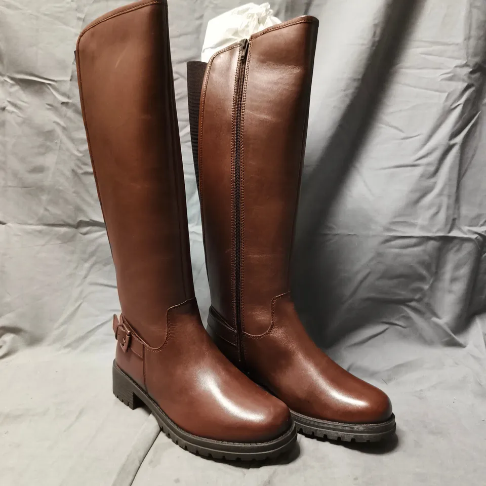 BOXED PAIR OF ONFIRE KNEE-HIGH BOOTS IN BROWN SIZE 6