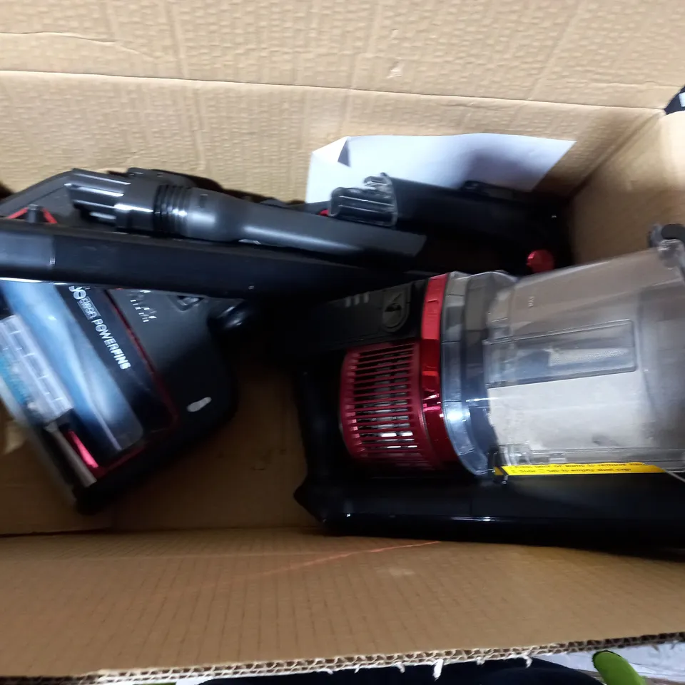 BOXED SHARK CORDLESS STICK VACUUM CLEANER