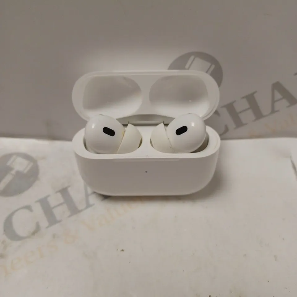APPLE AIR POD PROS 