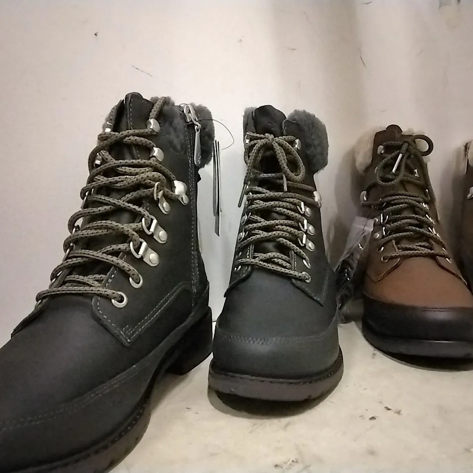 BOXED UNISEX EMU AUSTRALIA OKAB BOOTS , 1 PAIR GREY SIZE 6  , 3 PAIRS OAK SIZE 5