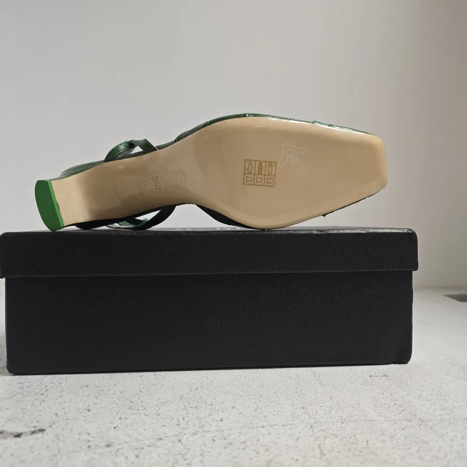 BOXED PAIR OF CHANEL CLOSED TOE HEELED SHOES IN GREEN SIZE EU 37