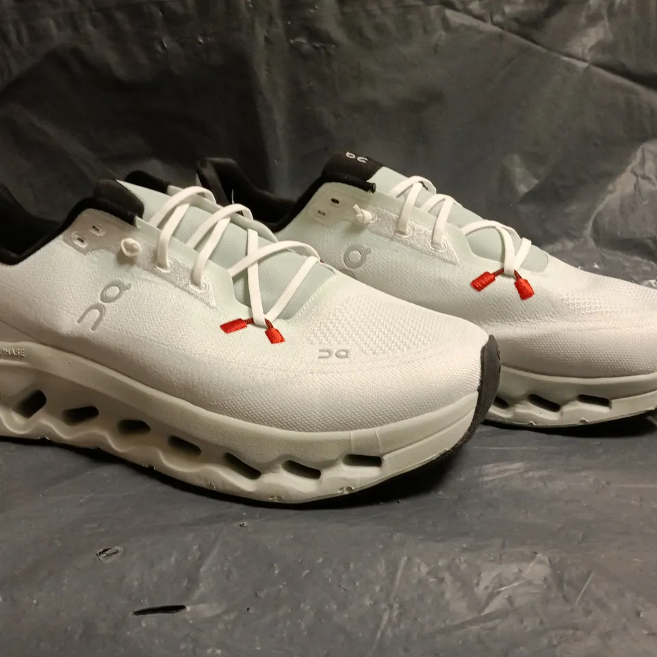 PAIR OF ON CLOUDTILT TRAINERS IN WHITE/PALE MINT SIZE UK 9.5