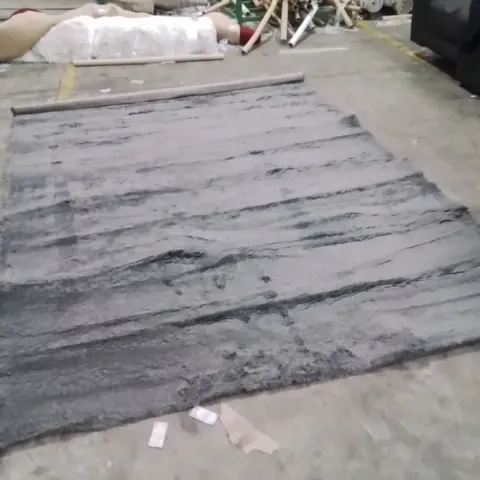 QUALITY DESIGNER AREA RUG - APPROXIMATELY 268X200