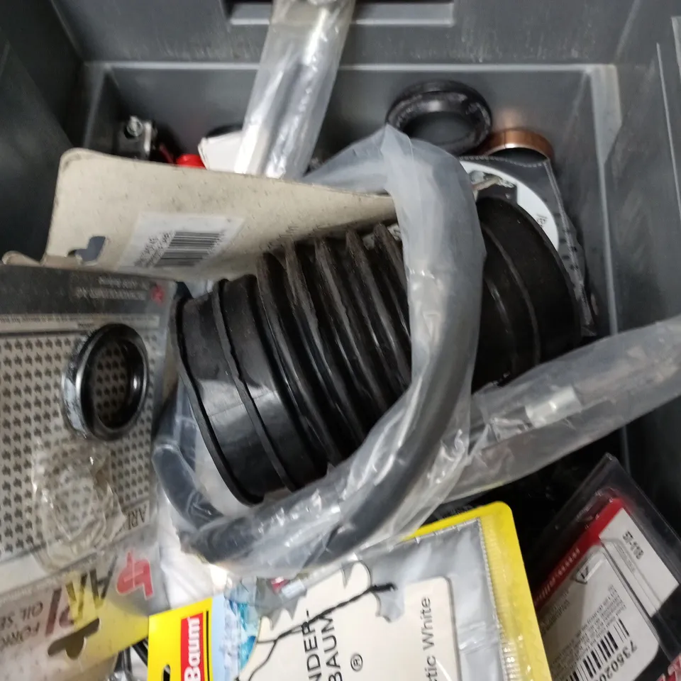 BOX OF APPROXIMATELY 12 ASSORTED AUTOMOTIVE ITEMS INCLUDING FORK OIL SEAL , CLIP ON GAS REGULATOR AND CAR BULBS