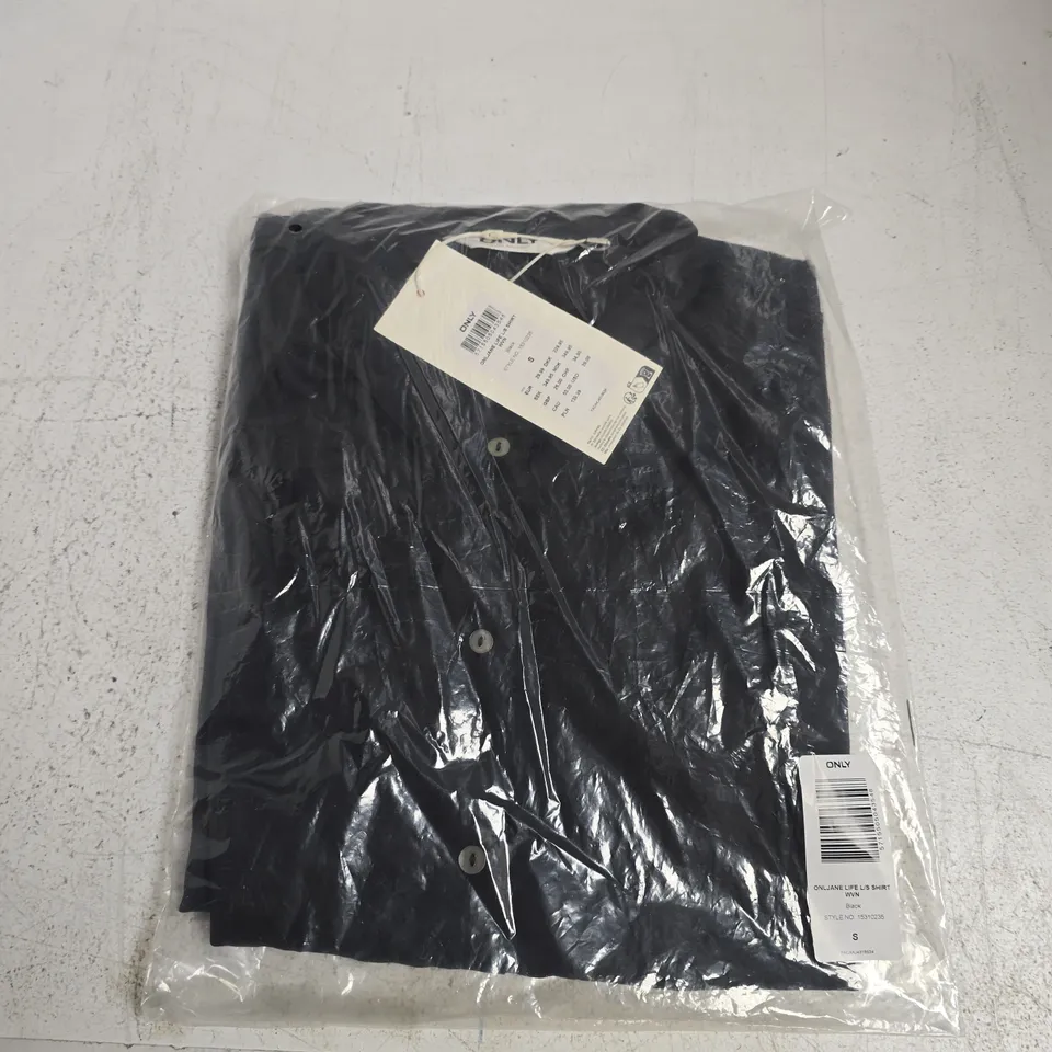 ONLY BLACK LONG-SLEEVE SHIRT – UK SIZE S (STYLE NO. 15310235)