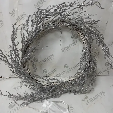 BOXED JM BY JULIEN MACDONALD PRE LIT GLITTER SEQUIN WREATH