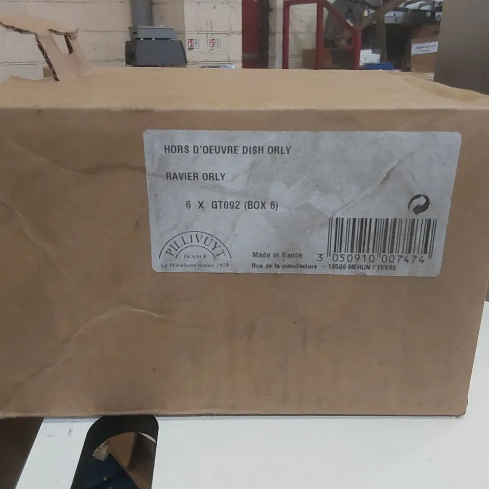 BOX CONTAINING APPROXIMATELY 6x PILLIVUYT DISHES