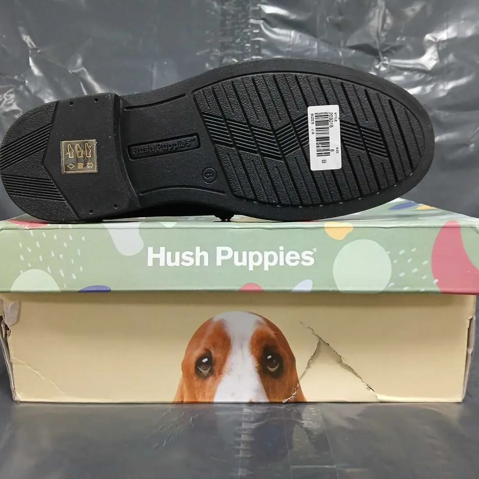 BOXED PAIR OF HUSH PUPPIES LACE UP SHOES IN BLACK SIZE 6