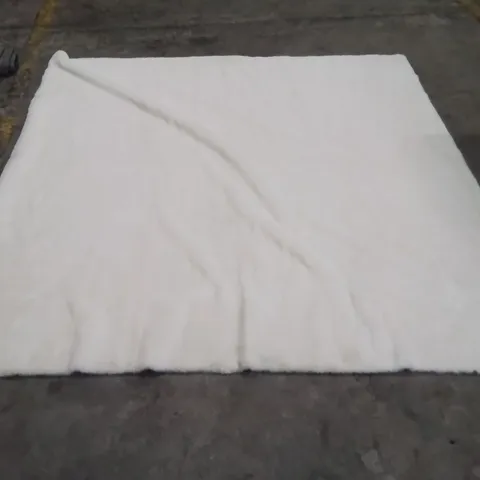 QUALITY DESIGNER AREA RUG - APPROXIMATELY 205x194