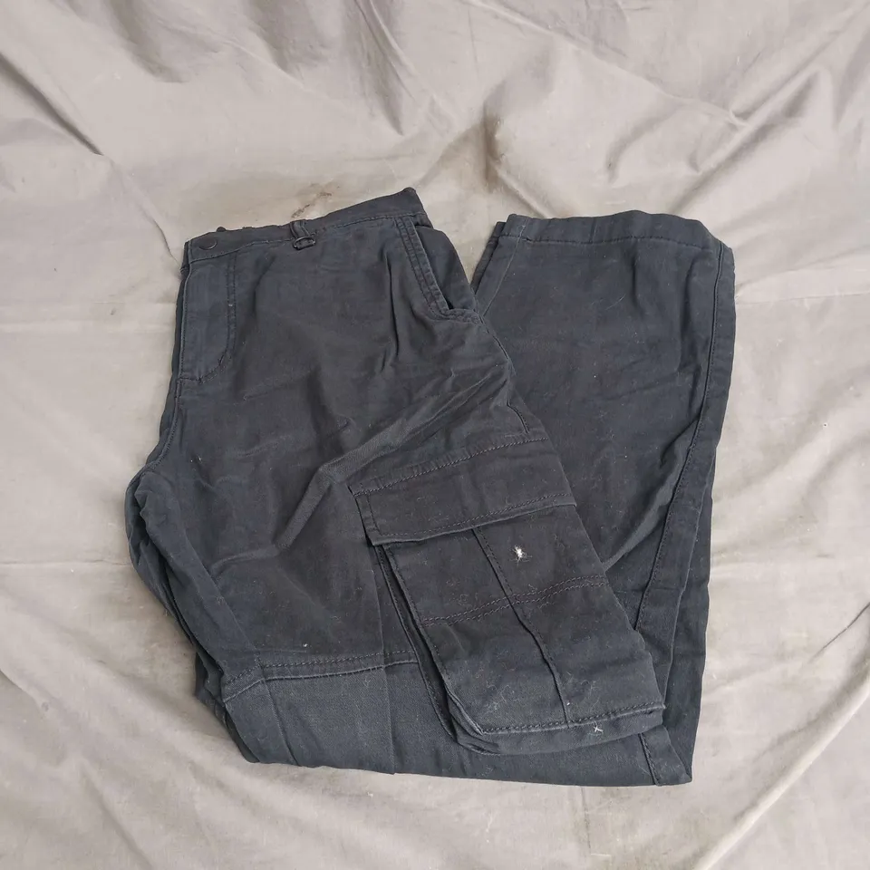 CLOSURE LONDON UTILITY TROUSER IN BLACK SIZE S