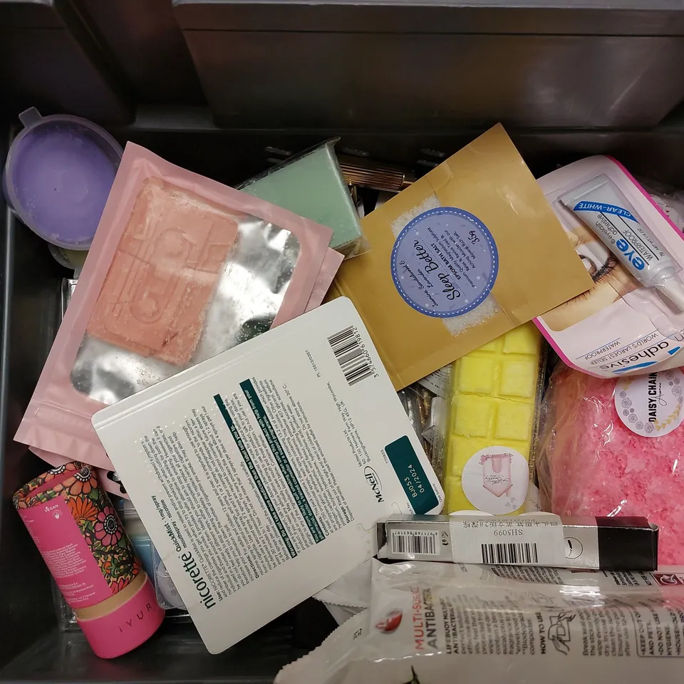 BOX OF APPROX 15 COSMETIC ITEMS TO INCLUDE SEX ON THE BEACH WHIPPED BODY SCRUB, TLM FOUNDATION, LIFEBUOY HYGIENE HANDWASH