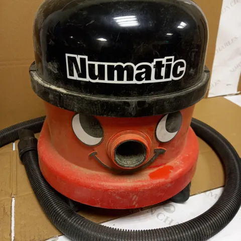 NUMATIC INTERNATIONAL HENRY HOOVER