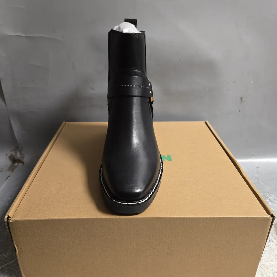 BOXED PAIR OF BLACK BODEN BOOTS SIZE 38