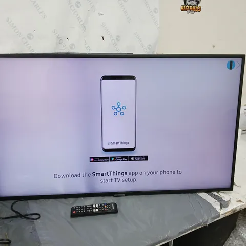 SAMSUNG 43" SMART TV - MODEL UE43RU7100K 