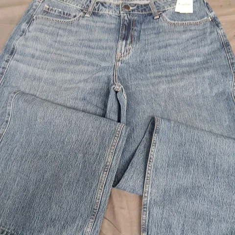 HOLLISTER HIGH RISE BAGGY JEANS - W33 SHORT