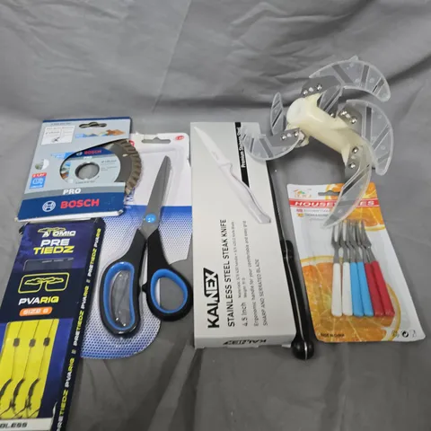 APPROXIMATELY 20 ASSORTED HOUSEHOLD ITEMS TO INCLUDE STEAK KNIFE, SCISSORS AND BOSCH PRO