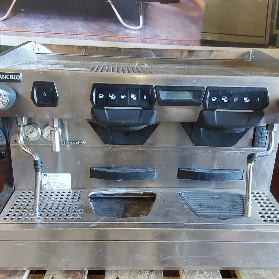 RANCILIO CLASSE 7 COMMERCIAL 2 GROUP ESPRESSO MACHINE 