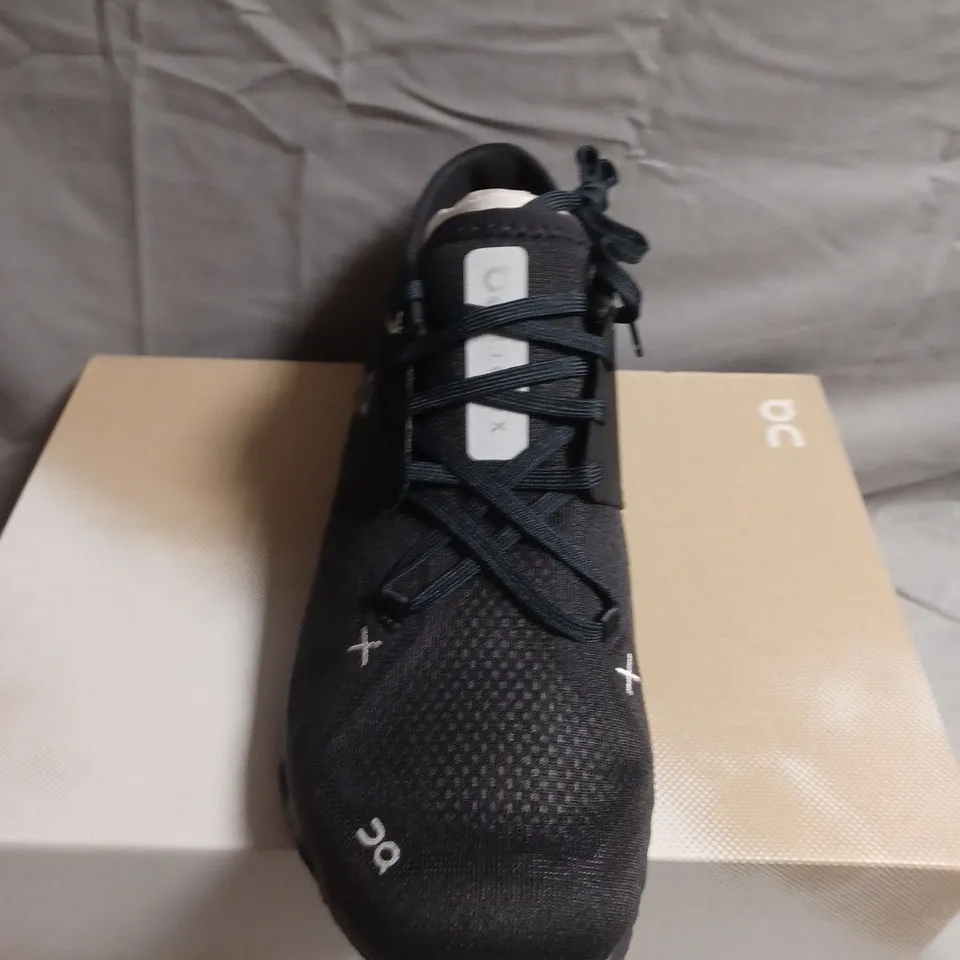 BOXED PAIR OF ON RUNNING CLOUD X3 BLACK RUNNING SHOES – UK 9