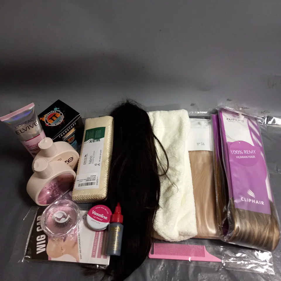 APPROXIMATELY 20 ASSORTED COSMETIC PRODUCTS TO INCLUDE - SALON PRO HAIR BONDING GLUE - L'OREAL GLYCOLIC GLOSS CONDITIONER - GLAZE SUPER BOND SHAMPOO - ETC 