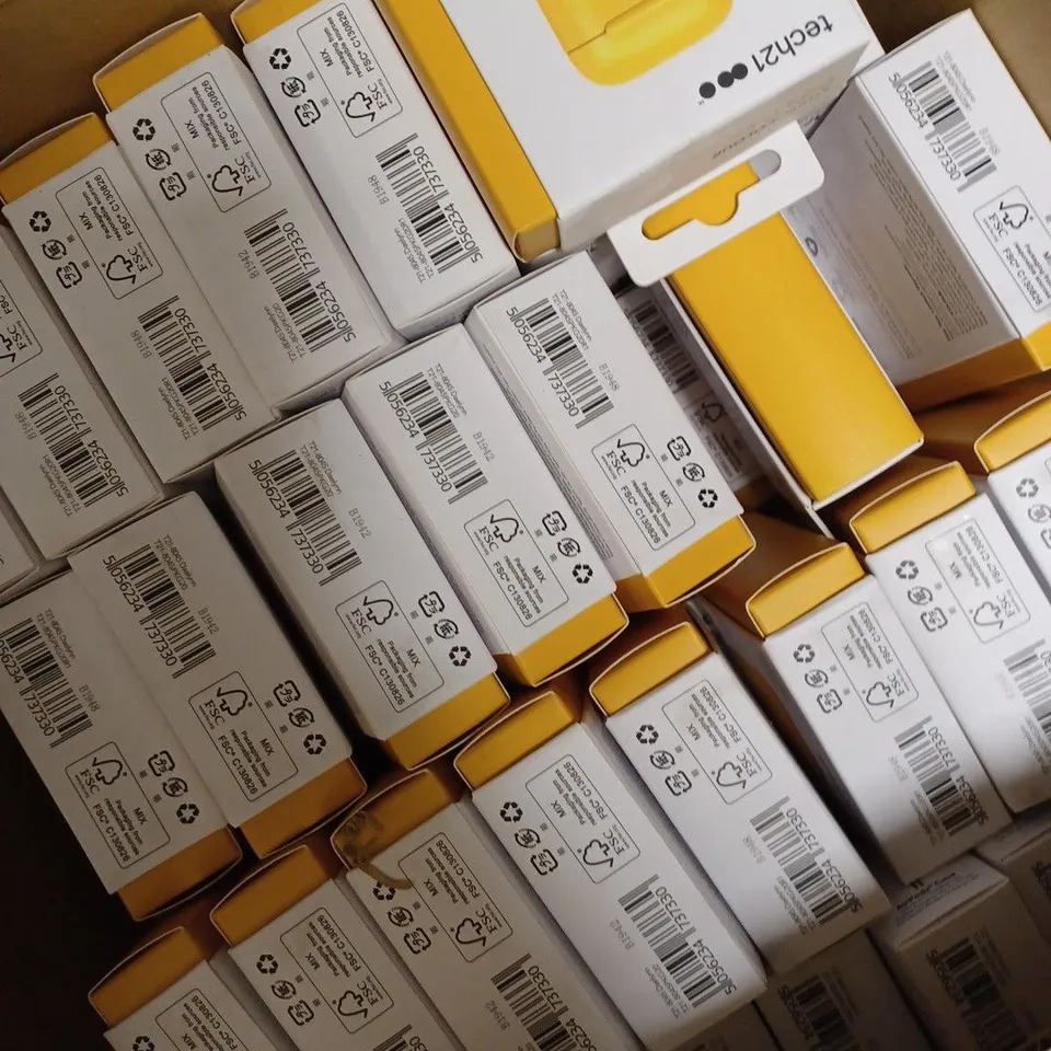 BOX OF 126 TECH 21 AIRPODS CASE - YELLOW