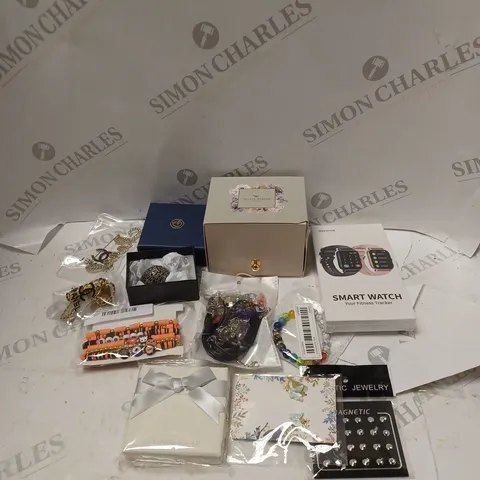 APPROXIMATELY 30 ASSORTED JEWELLERY ITEMS TO INCLUDE WATCHES, RINGS AND EARRINGS