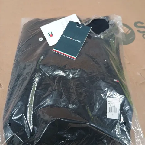 TOMMY HILFIGER FLAG LOGO HOODIE – BLACK – SIZE M