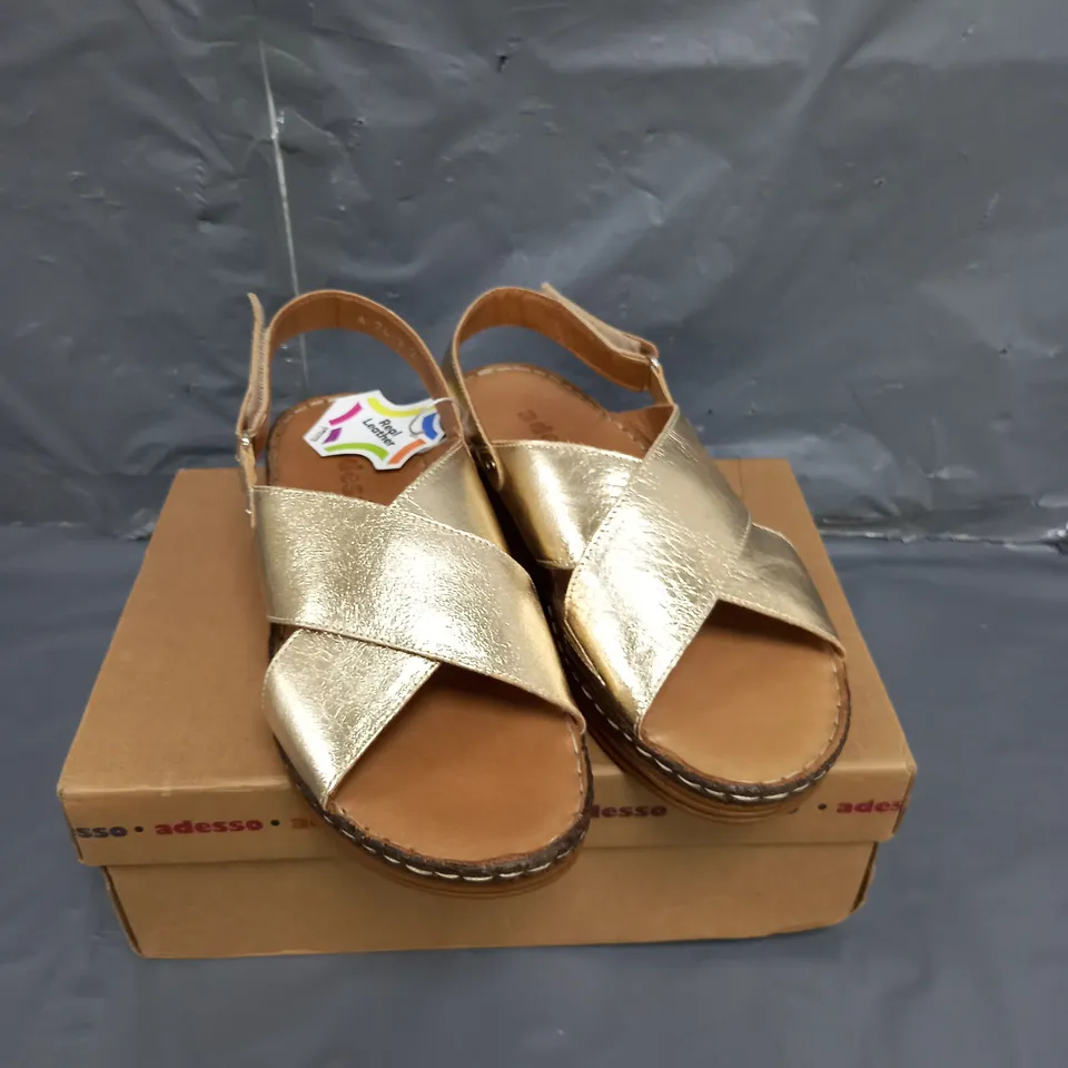 ADESSO LEATHER CROSS OVER SANDALS GOLD SIZE 6