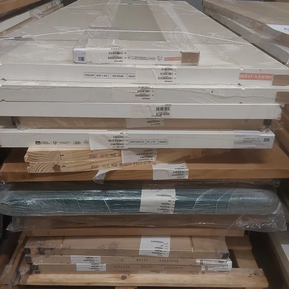 PALLET CONTAINING A VERY LARGE QUANTITY OF ASSORTED WOODEN INTERNAL DOORS