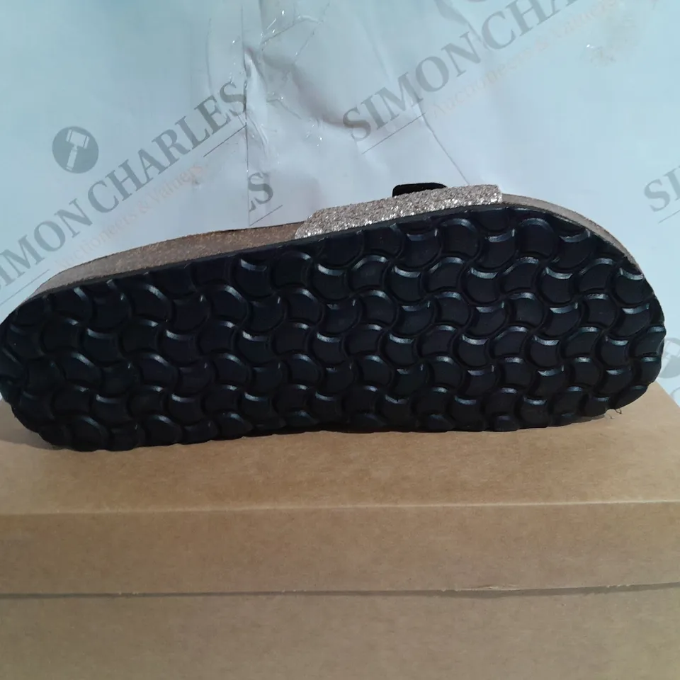 BOXED BONOVA PLATFORM SANDAL - SIZE 6