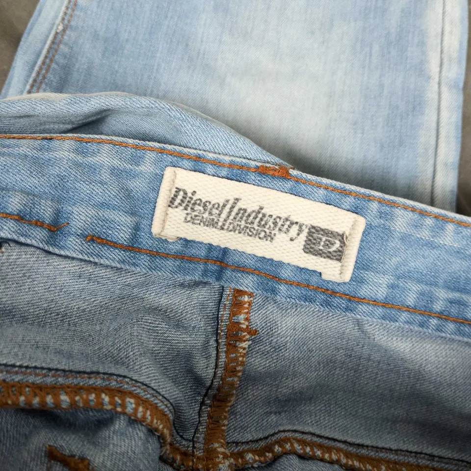 DIESEL INDUSTRY DENIM JEANS IN LIGHT BLUE - SIZE 38